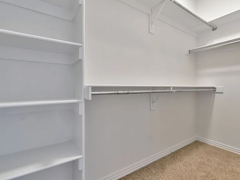732 N Wordsworth Ln — Photo 24
