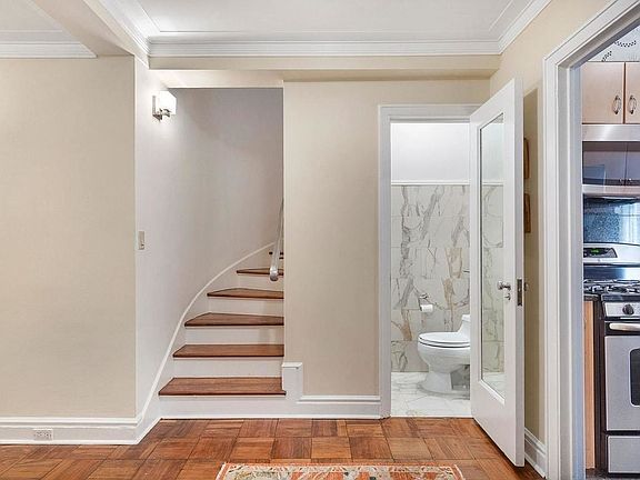 4th image of 25 Central Park N #9F