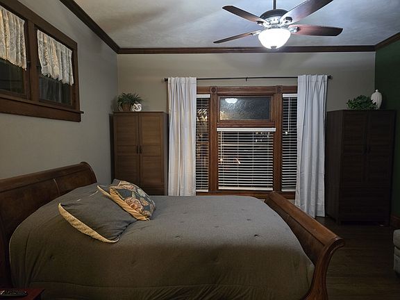 4th image of 4612 Davenport St #1