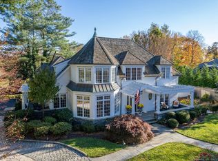 989 Pequot Ave, Southport, CT 06890