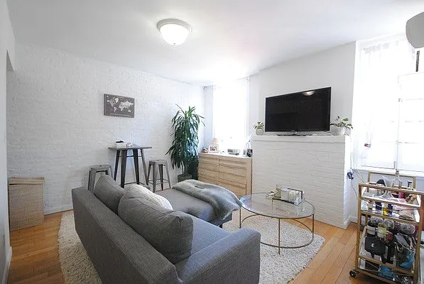 Rented by Bold New York | media 9
