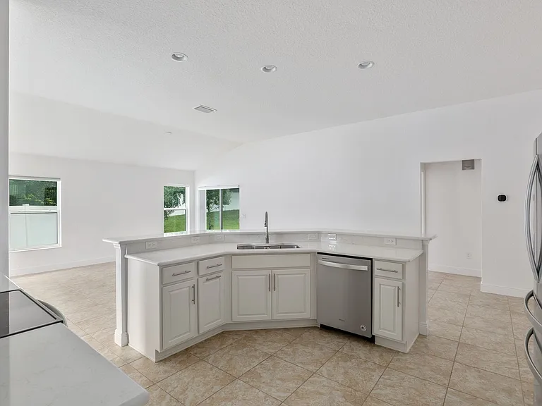 10397 Silver Maple Ave — Photo 24