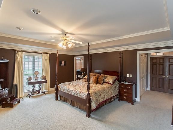 2nd image of 206 Whippoorwill Dr