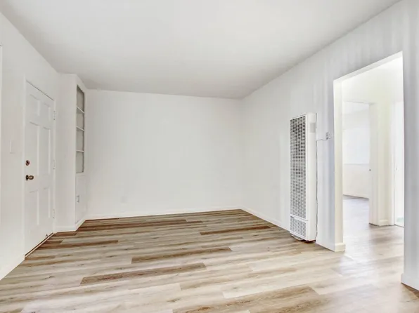 Oxford Avenue Apartments