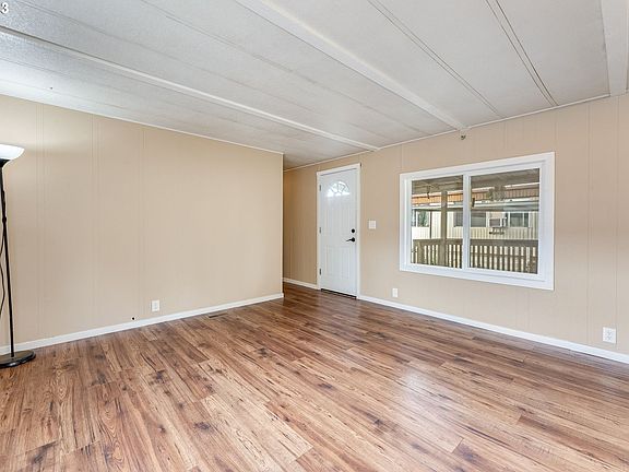 2nd image of 11515 NE 71st St Unit 37