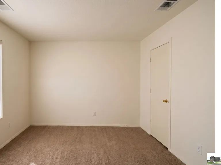 4607 Lloyd Dr — Photo 10