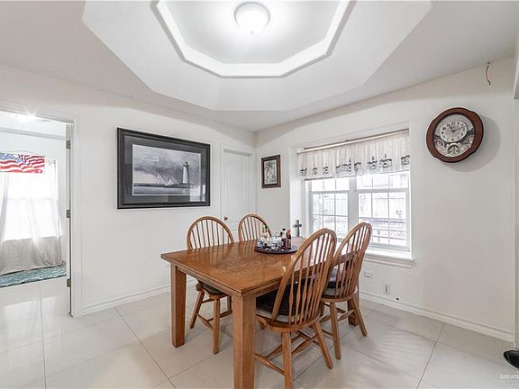4th image of 920 Lion Dr