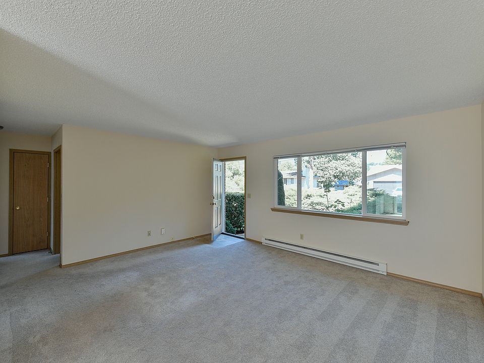 Living Room and Entry