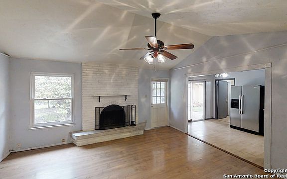 5th image of 206 Glenn Oaks Dr