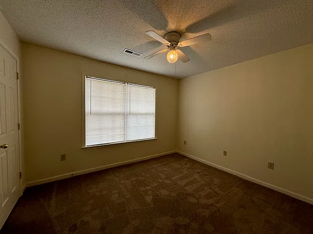 2 bed, 1.5 bath, 1056 sqft, $1,125 — Photo 3
