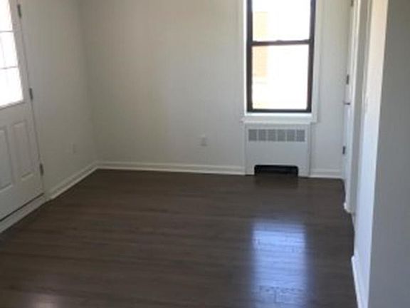 5th image of 5611 94th St APT 5D