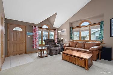 3rd image of 16130 Lake Villa Ave