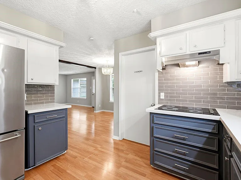 7902 Lichen Ln — Photo 17