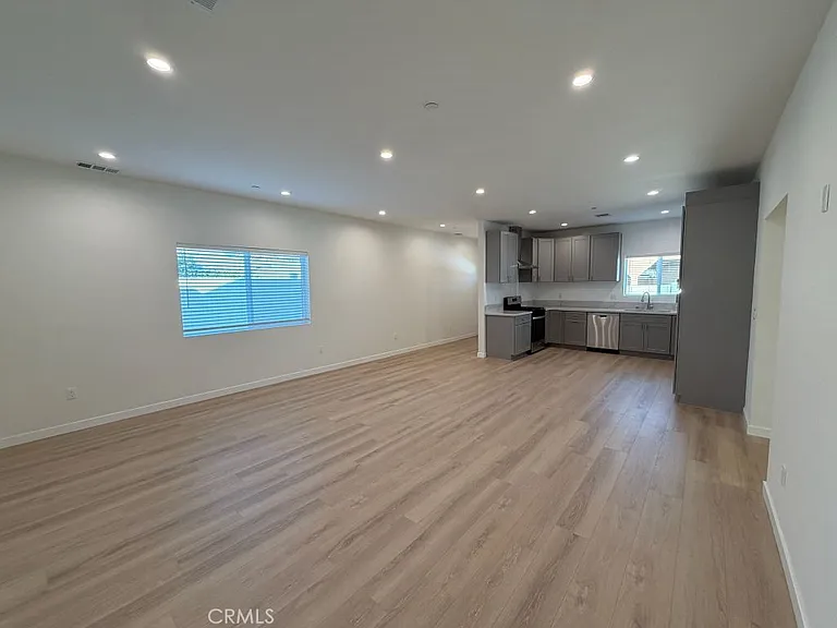 10867 Nettleton St — Photo 5