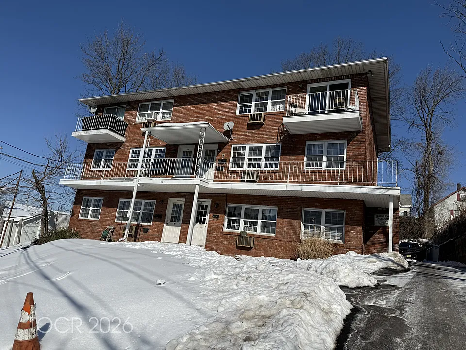 419 Paterson Ave #3B