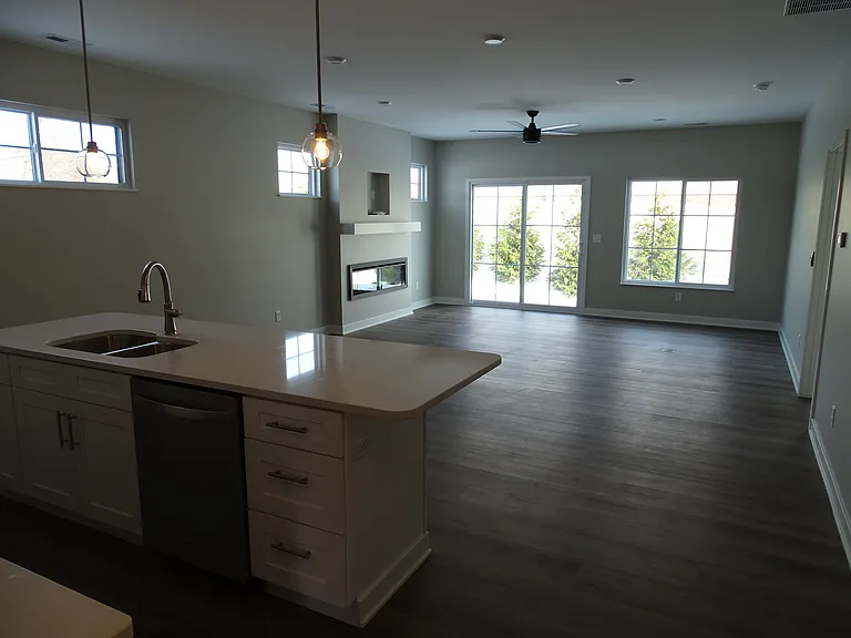 1912 Woodglen #1912A — Photo 12