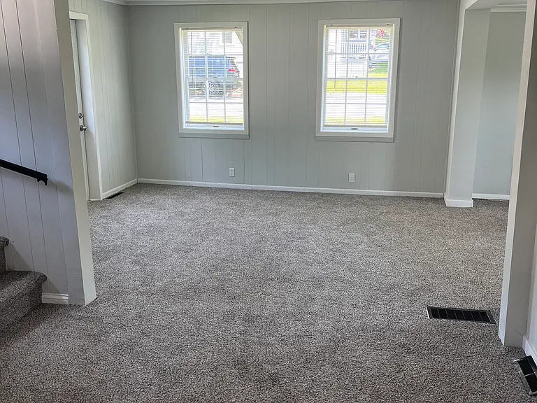 155 W Oneida St — Photo 15