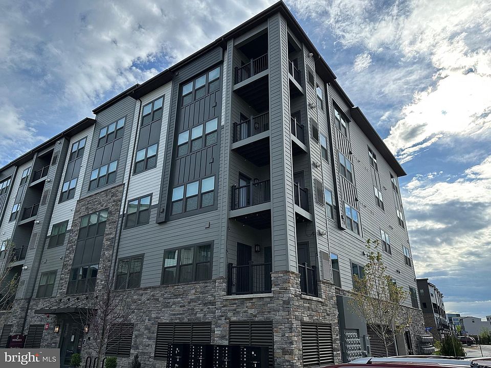 1st image of 12875 Mosaic Park Way E #4