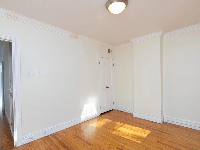 121 Mulberry St — Photo 5