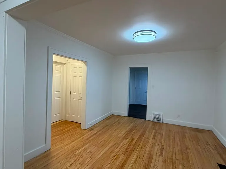 426 N Carroll Ave — Photo 6