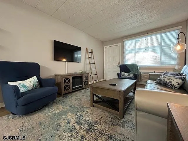 9510 Amherst Ave — Photo 4