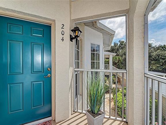 5th image of 320 Clearbrook Cir Unit 204