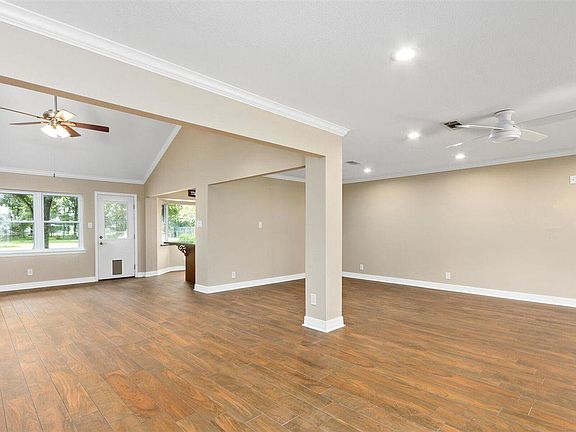 4th image of 411 Pinemont Dr