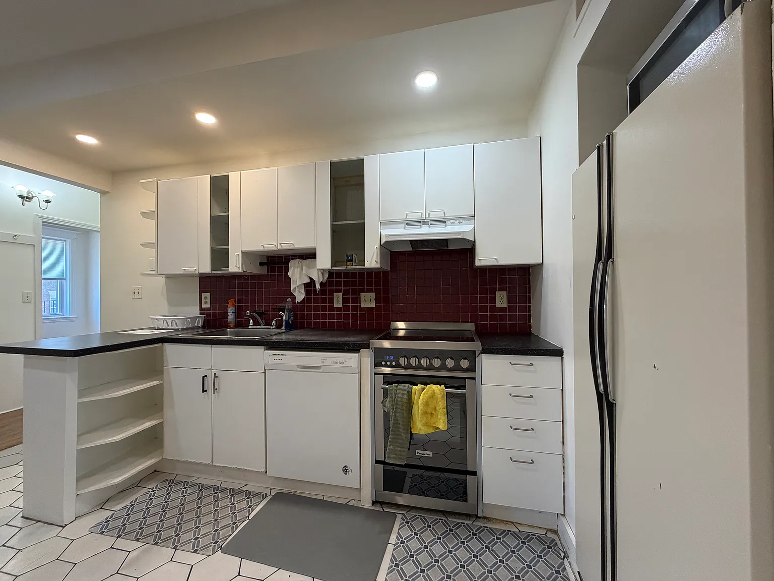 3 bed, $2,750 — Photo 2