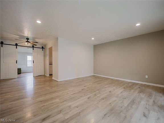 5th image of 11526 Glendora Ln