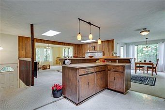 4th image of 2520 E North Island Dr
