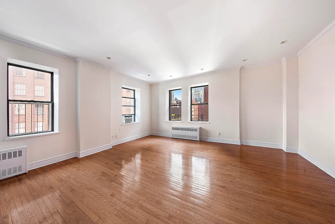 67 Hudson Street — Photo 2
