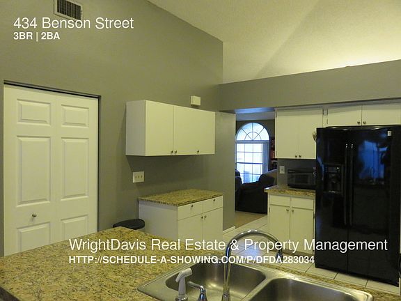 3rd image of 434 Benson St