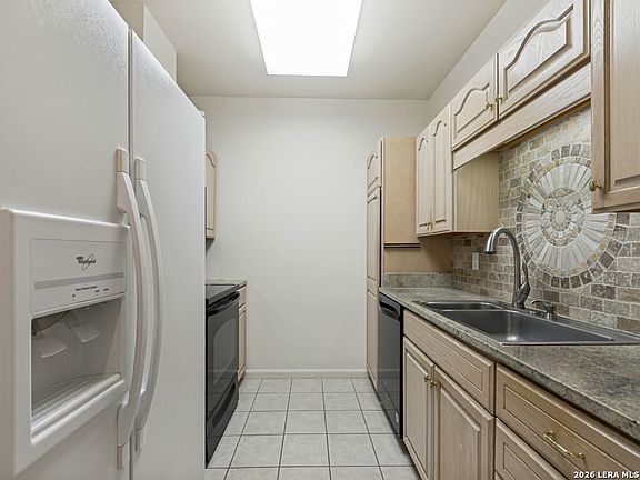 4th image of 1 Towers Park Ln #1607