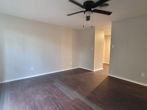 4th image of 2503 Holland St