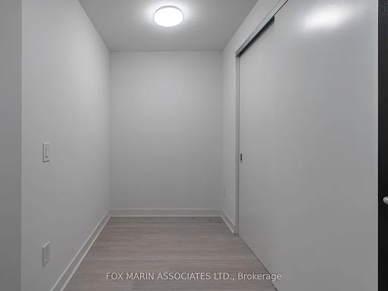 11 Yorkville Ave #802 — Photo 13