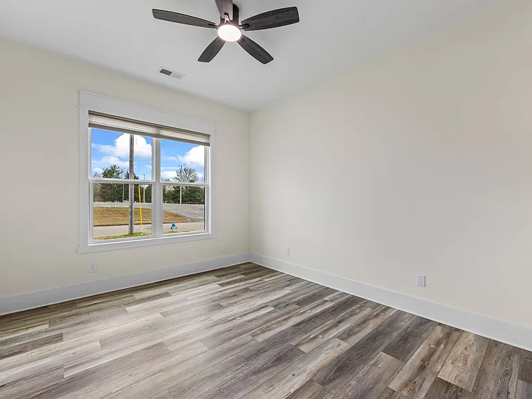 135 Max Lane Dr — Photo 18