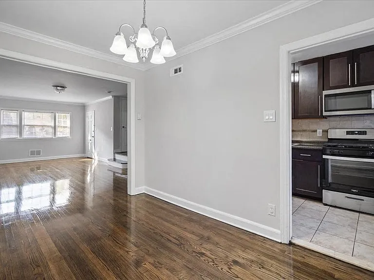 Scotland Park Townhomes — Photo 22