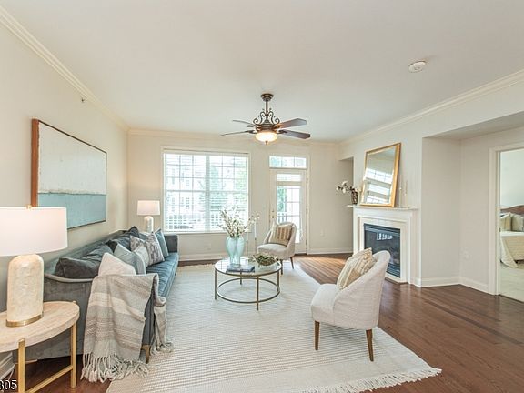 4th image of 7 Cliff Rd #D2
