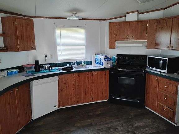 4th image of 550 Private Road 1601