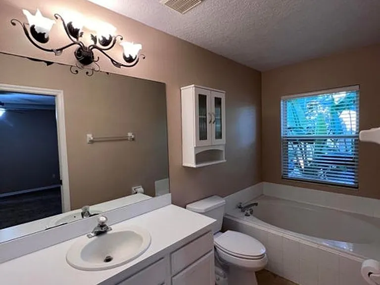 830 Laurel Dr — Photo 9