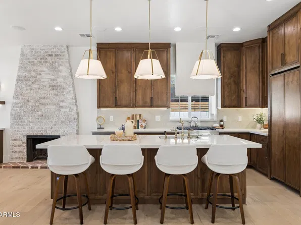 717 W LYNWOOD Street, Phoenix, AZ 85007