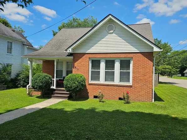 218 Lee St, Richlands, VA 24641