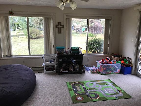 4th image of 408 Wild Rose Ln
