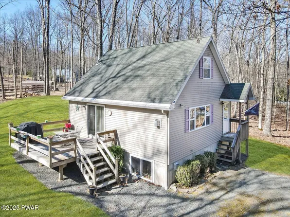 101 Chamonix Ln, Tafton, PA 18464