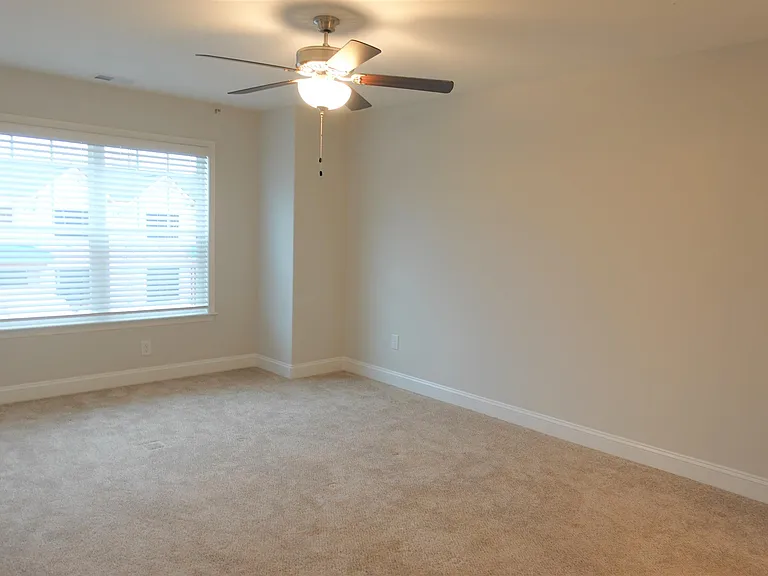 124 Creekland Way — Photo 24