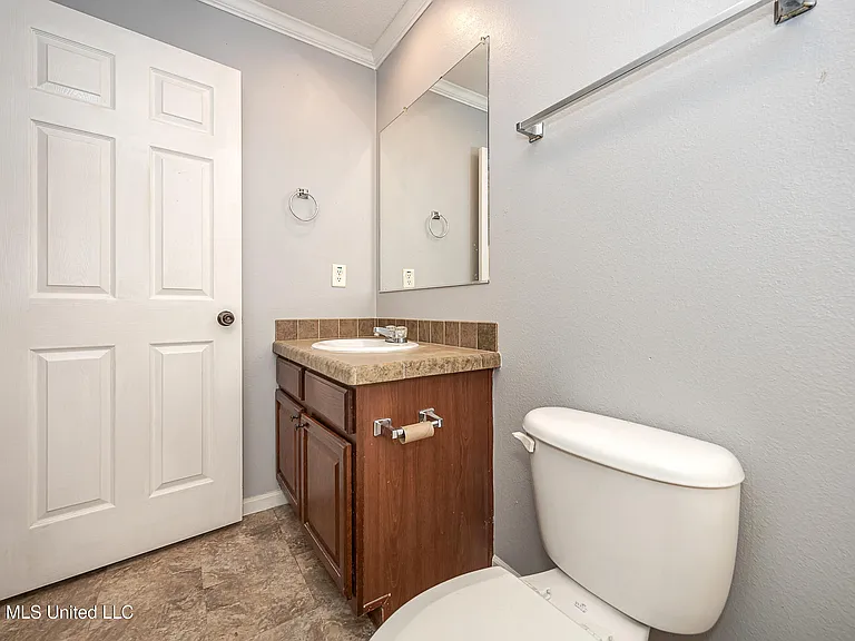 6003 E Lamar St — Photo 27