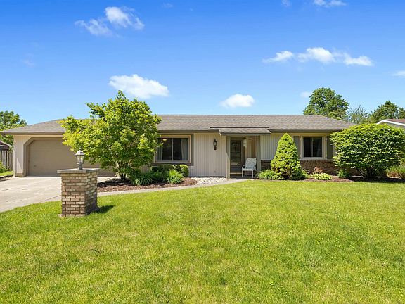 3rd image of 9812 Silver Shore Ct
