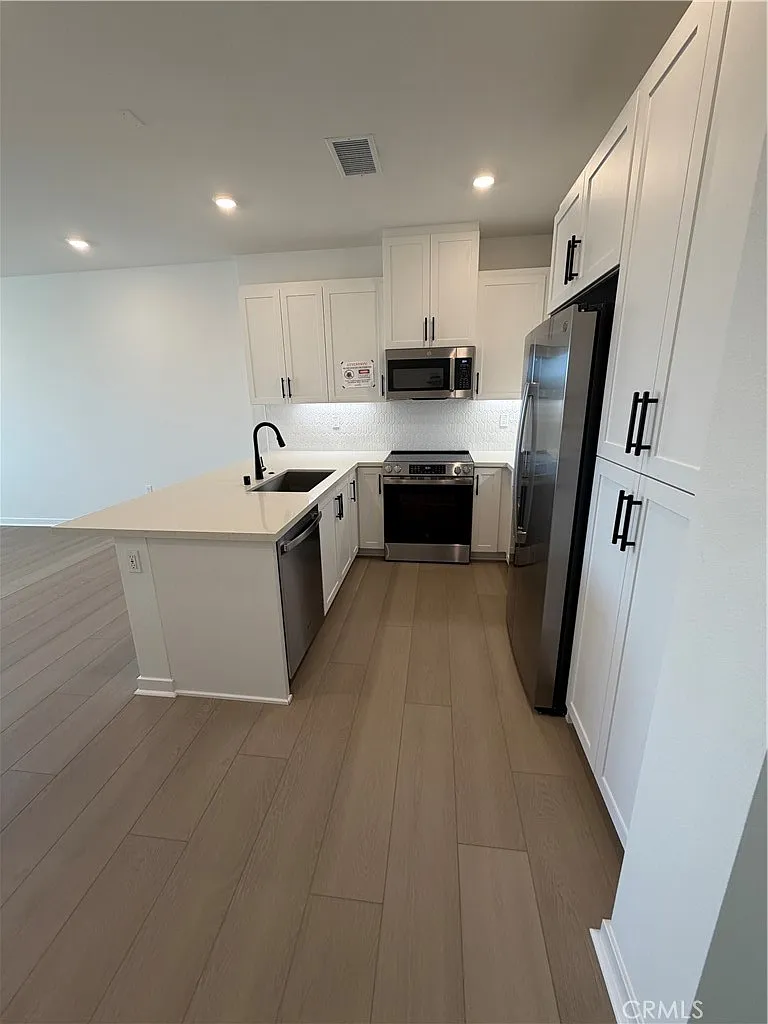 3 bed, 1543 sqft, $3,500 — Photo 3