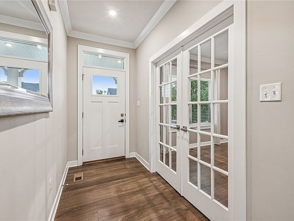 4th image of 1004 Black Sands Dr