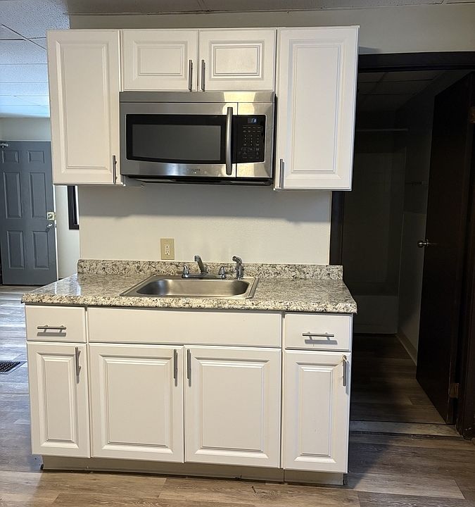 1st image of 136 Parkdale Ave #1